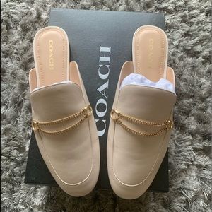 Women’s Coach flats